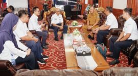 Audiensi bersama Direktur Operasi Modifikasi Cuaca BMKG Kepri, Dr. Endarwin, beserta jajaran BMKG Kepri di Ruang Kerja Sekda, Lantai 3, Kantor Gubernur Kepri, Dompak. Foto: Diskominfo Kepri 