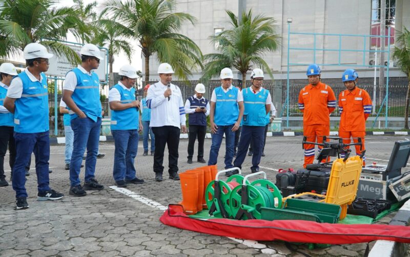PT PLN Batam kembali menguatkan peranannya dalam memberi pelayanan kelistrikan terbaik bagi masyarakat. Hal ini ditunjukkan dengan keberhasilan PLN Batam mengamankan sistem kelistrikan pada periode siaga Hari Raya Natal 2024 dan Tahun Baru 2025. Foto: INIKEPRI.COM