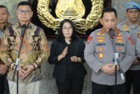 Kapolri Jenderal Polisi Listyo Sigit Prabowo menerima kunjungan Kepala Badan Pengawasan Obat dan Makanan (BPOM) Taruna Ikrar di Rupatama Mabes Polri, Jakarta Selatan. Foto: dok. Humas Polri.