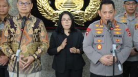 Kapolri Jenderal Polisi Listyo Sigit Prabowo menerima kunjungan Kepala Badan Pengawasan Obat dan Makanan (BPOM) Taruna Ikrar di Rupatama Mabes Polri, Jakarta Selatan. Foto: dok. Humas Polri.