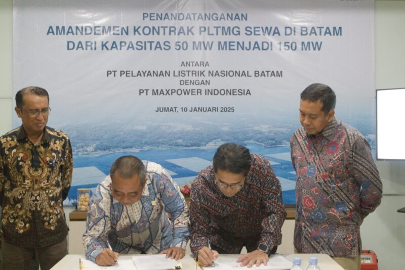 PT PLN Batam dan PT Maxpower Indonesia resmi menandatangani amandemen kontrak untuk Pembangkit Listrik Tenaga Mesin Gas (PLTMG) sewa di Batam, yang meningkatkan kapasitas dari 50 MW menjadi 150 MW. Foto: INIKEPRI.COM