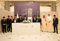 Pemerintah Republik Indonesia bersama Pemerintah Kerajaan Arab Saudi telah menandatangani kesepakatan perhajian (MoU) untuk musim haji 1446 H /2025 M. Penandatanganan kesepakatan ini dilakukan Menteri Agama Nasaruddin Umar dan Menteri Haji dan Umrah Arab Saudi Tawfiq F. Al-Rabiah, di Jeddah. Foto Istimewa/Humas Kemenag