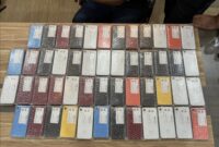 Ratusan iPhone yang mau diselundupkan. Foto: INIKEPRI.COM