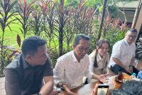 Wali Kota dan Wakil Wali Kota Batam terpilih Amsakar Achmad dan Li Claudia Chandra saat ngopi bareng bersama awak media. Foto: INIKEPRI.COM