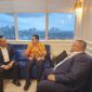 Daeng ganda Rahmatullah saat foto bersama ketua Komisi II DPR RI rifqinizamy karsayuda dan anggota Komisi III DPR RI Nabil Husein. Foto: INIKEPRI.COM