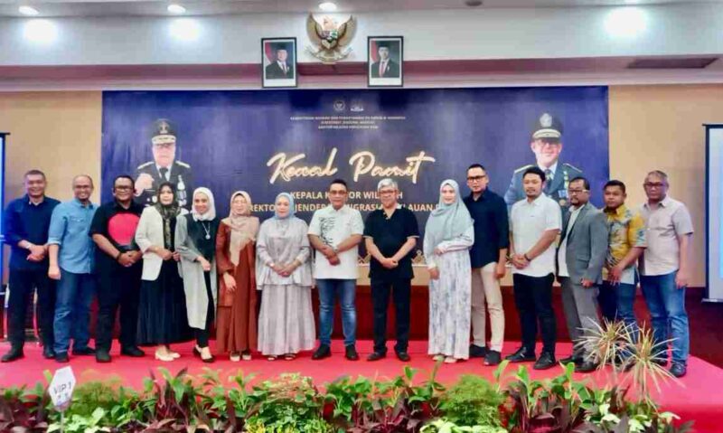 Direktorat Jenderal Imigrasi Kantor Wilayah Kepulauan Riau (Kepri) menggelar acara kenal pamit Kepala Kantor Wilayah di Aston Tanjungpinang, Selasa (21/1/2025) malam. Foto: Diskominfo Tanjungpinang
