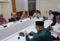 Pemerintah Kota Tanjungpinang melaksanakan agenda pertemuan kerjasama antara PT Pelindo dengan Badan Usaha Milik Daerah (BUMD) terkait pengelolaan tanda masuk terminal penumpang di  Pelabuhan Sri Bintan Pura. Foto: Diskominfo Tanjungpinang 