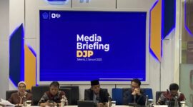 Konferensi pers Direktorat Jenderal Pajak (DJP) mengenai tarif pajak pertambahan nilai (PPN) sebesar 12 persen terhadap barang mewah di kantor DJP, Jakarta, Kamis (2/1/2025). Foto: ANTARA/Imamatul Silfia