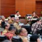 Presiden Prabowo Subianto menyampaikan keterangan persnya di Kantor Kementerian Keuangan Jakarta, pada Selasa, 31 Desember 2024. Foto: BPMI Setpres/Muchlis Jr