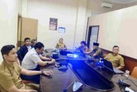 Pemerintah Kota (Pemko) Tanjungpinang mengikuti Rapat Koordinasi (Rakor) Pengendalian Inflasi di Daerah secara hybrid, dipimpin Pelaksana Tugas (Plt.) Sekretaris Jenderal (Sekjen) Kementerian Dalam Negeri (Kemendagri), Tomsi Tohir, dari Gedung Sasana Bhakti Praja, Jakarta Pusat. Foto: Diskominfo Tanjungpinang 