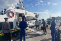 Menyambut libur panjang Tahun Baru Imlek 2576 yang jatuh pada tanggal 25 hingga 29 Januari 2025, Sat Polairud Polres Lingga menerjunkan personel untuk meningkatkan pengamanan di Pelabuhan Jagoh, Kabupaten Lingga. Foto: Humas Polres Lingga 