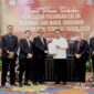 Rapat Pleno penetapan pasangan calon Ansar Ahmad dan Nyanyang Haris Pratamura sebagai Gubernur dan Wakil Gubernur Kepri terpilih pada Pilkada 2024. Foto: Diskominfo Kepri 
