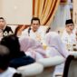 Gubernur Kepulauan Riau H. Ansar Ahmad, memimpin rapat koordinasi terkait pelaksanaan Program Makanan Bergizi Gratis (MBG) bersama Kepala Organisasi Perangkat Daerah (OPD) di lingkungan Pemprov Kepri, perwakilan kabupaten/kota di Kepulauan Riau, serta Direktur Penyediaan dan Penyaluran Wilayah III Badan Gizi Nasional (BGN) Enny Nurbaiti di Gedung Daerah, Tanjungpinang, Jumat (10/1/2025). Foto: Diskominfo Kepri 