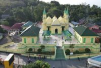 Masjid Raya Sultan Riau Penyengat. Foto: Istimewa 