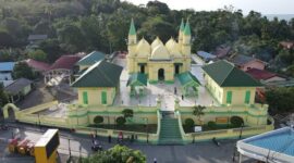 Masjid Raya Sultan Riau Penyengat. Foto: Istimewa 