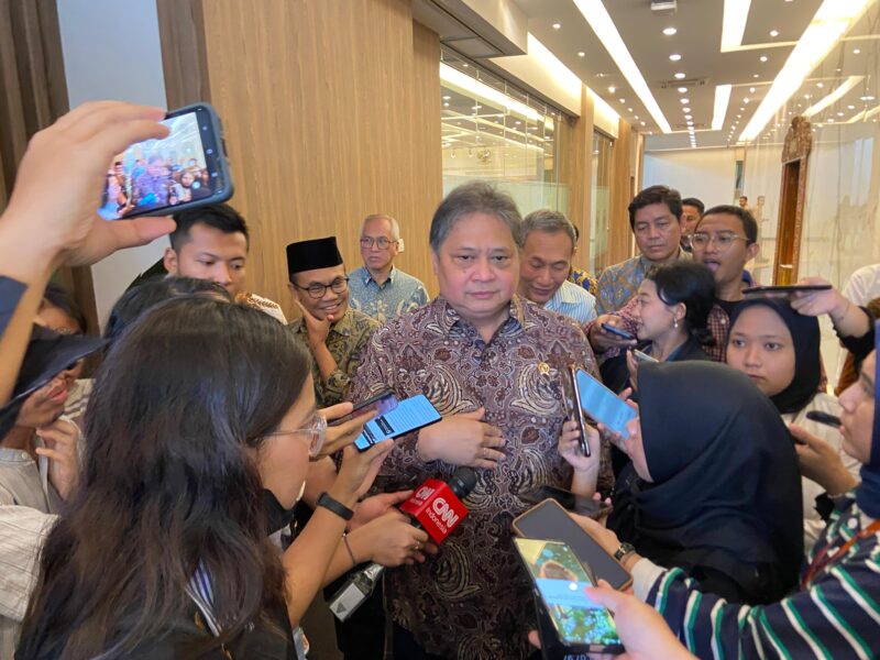 Menteri Koordinator Bidang Perekonomian Airlangga Hartarto di Kantor Kemenko Perekonomian, Jumat (17/1/2025). Foto: Humas Ekon