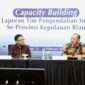 Sekretaris Daerah Provinsi Kepulauan Riau, Adi Prihantara, menghadiri kegiatan Capacity Building Penyusunan Laporan Tim Pengendalian Inflasi Daerah (TPID) yang diselenggarakan di Kantor Perwakilan Bank Indonesia Provinsi Kepulauan Riau, Kamis, (13/2). Foto: Diskominfo Kepri 