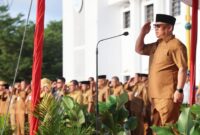 Wakil Gubernur Kepri, Nyanyang Haris Pratamura, memimpin apel pagi perdana di lingkungan Pemerintah Provinsi Kepulauan Riau (Pemprov Kepri), di Lapangan Upacara Kantor Gubernur Kepulauan Riau, Tanjungpinang. Foto: INIKEPRI.COM/Diskominfo Kepri 