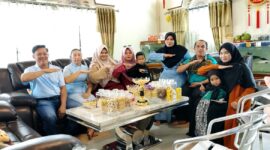 Perayaan Imlek di rumah tokoh Tionghoa Sedanau. Foto: Istimewa 