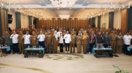 Wali Kota dan Wakil Wali Kota Batam terpilih, Amsakar Achmad dan Li Claudia Chandra, menghadiri pembukaan Bimbingan Teknis (Bimtek) Penyusunan Dokumen Perencanaan Lima Tahun (Renstra) Pemerintah Kota Batam Tahun 2025. Acara berlangsung di Hotel Planet Holiday, Senin (10/2/2025). Foto: INIKEPRI.COM