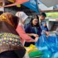 Untuk menstabilkan harga pangan dan memberikan akses bahan pangan murah bagi masyarakat, Dinas Pertanian, Pangan, dan Perikanan (DP3) Kota Tanjungpinang menggelar Gerakan Pangan Murah (GPM) Mini On the Road di halaman kantor DP3 Tanjungpinang, Kamis (6/2/2025). Foto: Diskominfo Tanjungpinang 