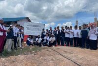 Dalam upaya menghadirkan energi listrik dan air bersih berkelanjutan, PT PLN Batam sebagai Anak Perusahaan dari PT PLN (Persero) tergabung dalam 23 BUMN yang bersinergi dengan Universitas Jenderal Soedirman untuk membangun sistem Reverse Osmosis (RO) air laut  dan Pembangkit Listrik Tenaga Surya (PLTS) di Pondok Pesantren Darussalam Al-Gontory, Batam. Foto: INIKEPRI.COM