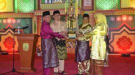 Kelurahan Kampung Bugis berhasil meraih juara umum dalam ajang Musabaqah Tilawatil Quran dan Hadits (MTQH) XIX tingkat Kecamatan Tanjungpinang Kota tahun 2025. Foto: INIKEPRI.COM