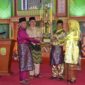Kelurahan Kampung Bugis berhasil meraih juara umum dalam ajang Musabaqah Tilawatil Quran dan Hadits (MTQH) XIX tingkat Kecamatan Tanjungpinang Kota tahun 2025. Foto: INIKEPRI.COM