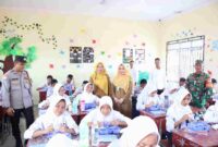 Badan Gizi Nasional (BGN) kembali melaksanakan program Makan Bergizi bagi siswa di Tanjungpinang. Program tersebut menyasar 871 siswa SMP Negeri 16 dan 402 siswa SD Negeri 016 di Kecamatan Tanjungpinang Timur. Foto: INIKEPRI.COM/Diskominfo Tanjungpinang 
