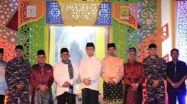 Sekretaris Daerah Kota Tanjungpinang, Zulhidayat, membuka Musabaqah Tilawatil Quran (MTQ) XIX tingkat Kecamatan Tanjungpinang Timur 2025 di halaman Masjid Al Amin, Kelurahan Kampung Bulang, Selasa (11/2/2025) malam. Foto: INIKEPRI.COM