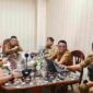 Kementerian Dalam Negeri (Kemendagri) menggelar rapat koordinasi (rakor) secara virtual untuk membahas persiapan pelantikan Kepala Daerah (KDH) dan Wakil Kepala Daerah (WKDH) terpilih hasil Pilkada Serentak 2024, Senin (3/2/2025). Foto: Diskominfo Tanjungpinang 