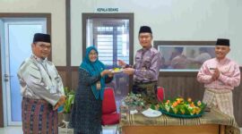 Sekretaris Daerah (Sekda) Kota Tanjungpinang, Zulhidayat, meresmikan ruang konseling bidang pembinaan pegawai di kantor Badan Kepegawaian dan Pengembangan Sumber Daya Manusia (BKPSDM) Tanjungpinang, Jum'at (7/2/2025). Foto; Diskominfo Tanjungpinang 