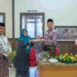 Sekretaris Daerah (Sekda) Kota Tanjungpinang, Zulhidayat, meresmikan ruang konseling bidang pembinaan pegawai di kantor Badan Kepegawaian dan Pengembangan Sumber Daya Manusia (BKPSDM) Tanjungpinang, Jum'at (7/2/2025). Foto; Diskominfo Tanjungpinang 