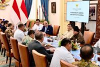 Presiden Prabowo Subianto menggelar pertemuan dengan jajaran Menteri Kabinet Merah Putih di Istana Merdeka Jakarta/Foto: BPMI Setpres/Rusman