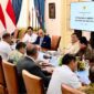 Presiden Prabowo Subianto menggelar pertemuan dengan jajaran Menteri Kabinet Merah Putih di Istana Merdeka Jakarta/Foto: BPMI Setpres/Rusman