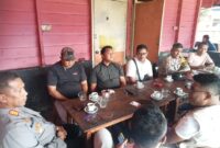 Kepolisian Sektor (Polsek) Daik Lingga mengadakan acara Coffee Morning bersama awak media. Acara ini berlangsung di kedai kopi Pak Ngah Edi Sawin Daik Lingga, pada Rabu pagi (5/2/2025). Foto: Humas Polres Lingga 