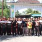 Polres Lingga kembali menunjukkan komitmennya dalam memberikan pelayanan terbaik kepada masyarakat dengan menggelar kegiatan bersih-bersih rumah ibadah di Masjid Miftahul Jannah di kampung Damnah desa Setajam, Kecamatan Singkep, Kabupaten Lingga. Kegiatan ini dipimpin langsung oleh Kompol Andi Sutrisno, A.md., S.H., M.H., Wakapolres Lingga, Jumat, (7/2/2025). Foto; Humas Polres Lingga 