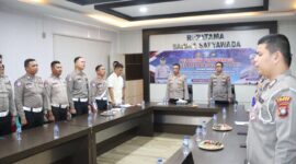 Dalam rangka menciptakan kondisi keamanan, keselamatan, ketertiban, dan kelancaran lalu lintas (Kamsektibcarlantas) menjelang Idul Fitri 1446 H Tahun 2025, Polres Lingga akan menggelar Operasi Keselamatan Seligi Tahun 2025 yang akan berlangsung selama 14 hari, mulai tanggal 10 Februari hingga 23 Februari 2025, dengan tema “Tertib Berlalu Lintas Guna Terwujudnya Asta Cita”, Sabtu (8/2/2025). Foto: INIKEPRI.COM