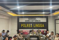 Wakapolres Lingga, bersama dengan Pejabat Utama (PJU) dan Kapolsek jajaran Polres Lingga, serta personel yang menduduki jabatan Perwira turut serta dalam kegiatan Commander Wish yang diadakan secara virtual oleh Inspektur Jendral Polisi Asep Safrudin, S.I.K., M.H., Kapolda Kepri di ruang Rupatama Polres Lingga, Selasa, (18/2/2025). Foto: INIKEPRI.COM/Polres Lingga 