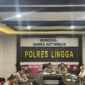 Wakapolres Lingga, bersama dengan Pejabat Utama (PJU) dan Kapolsek jajaran Polres Lingga, serta personel yang menduduki jabatan Perwira turut serta dalam kegiatan Commander Wish yang diadakan secara virtual oleh Inspektur Jendral Polisi Asep Safrudin, S.I.K., M.H., Kapolda Kepri di ruang Rupatama Polres Lingga, Selasa, (18/2/2025). Foto: INIKEPRI.COM/Polres Lingga 