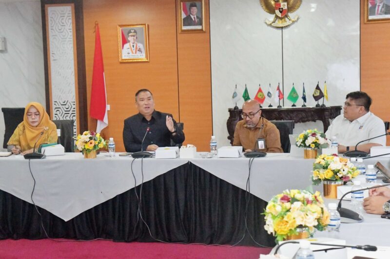 Wakil Gubernur Kepri Nyanyang Haris Pratamura bersilaturahmi bersama Sekretariat Dewan Kawasan Perdagangan Bebas dan Pelabuhan Bebas (DK BPBP) Bintan-Karimun di Gedung Graha Kepri, Batam. Foto: INIKEPRI.COM/Diskominfo Kepri 