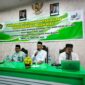 Kepala Kantor Wilayah (Kakanwil) Kementerian Agama (Kemenag) Provinsi Kepulauan Riau (Kepri) Zoztafia, menghadiri pengukuhan Ikatan Penyuluh Agama Republik Indonesia (IPARI) Kota Batam masa Bhakti 2024-2028 sekaligus menjadi narasumber Seminar Kerukunan Lintas Agama Provinsi Kepulauan Riau di Aula Kantor Kemenag Kota Batam, Jumat (14/2/205). Foto: INIKEPRI.COM