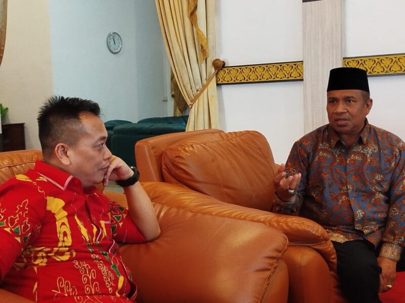 Kepala Kemenag Lingga sedang membahas persiapan MTQ. Foto: INIKEPRI.COM
