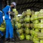 Menteri Energi dan Sumber Daya Mineral (ESDM), Bahlil Lahadalia, mengumumkan bahwa masyarakat harus membawa Kartu Tanda Penduduk (KTP) saat membeli LPG 3 kg di pengecer yang kini beroperasi sebagai sub-pangkalan. Foto: INIKEPRI.COM 