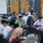 Bupati Bintan Roby Kurniawan didampingi Wakil Bupati Bintan Deby Maryanti memimpin Rapat Staf bersama seluruh Kepala Organisasi Perangkat Daerah (OPD) se Bintan. Foto: INIKEPRI.COM