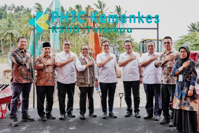 Program Hasil Terbaik Cepat (PHTC) Bidang Kesehatan yang dihadiri oleh Menteri Kesehatan Republik Indonesia, Budi Gunadi Sadikin, dan Menteri Koordinator Bidang Pembangunan Manusia dan Kebudayaan, Prof. Dr. Pratikno, di Tarempa, Sabtu (22/3). Foto: INIKEPRI.COM/Diskominfo Kepri 