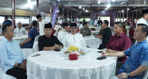 Kegiatan buka puasa bersama antara pemerintah Kabupaten Natuna dengan Persatuan Wartawan Indonesia (PWI) Natuna dihadiri oleh Wakil Bupati Natuna, Jarmin. S.E. Rabu, 26 Maret 2025. Foto: INIKEPRI.COM