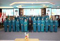 Wali Kota Batam Amsakar Achmad seusai mengukuhkan dan melantik Ketua TP PKK Kota Batam, Erlita Amsakar, beserta jajaran pengurus TP PKK Kota Batam masa bakti 2025-2030 di Kantor Wali Kota Batam, Jumat (14/3/2025). Foto; INIKEPRI.COM/Media Center Batam 