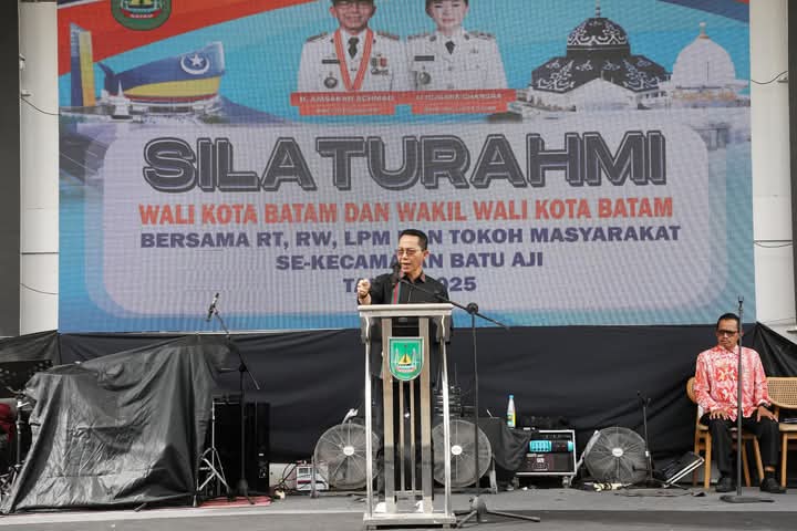 Wali Kota Batam, Amsakar Achmad bersilaturahmi bersama Ketua RT, RW, LPM, kader posyandu, serta tokoh masyarakat Kecamatan Batu Aji, di Kasta Coffee Batuaji, Sabtu (15/3/2025). Foto: INIKEPRI.COM