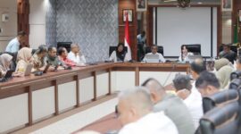 Wakil Wali Kota Batam, Li Claudia Chandra, kembali memimpin rapat lanjutan Forum Penata Ruang Daerah (FPRD) Kota Batam, di Kantor Wali Kota Batam, Rabu (19/3/2025). Foto: INIKEPRI.COM/Media Center Batam 